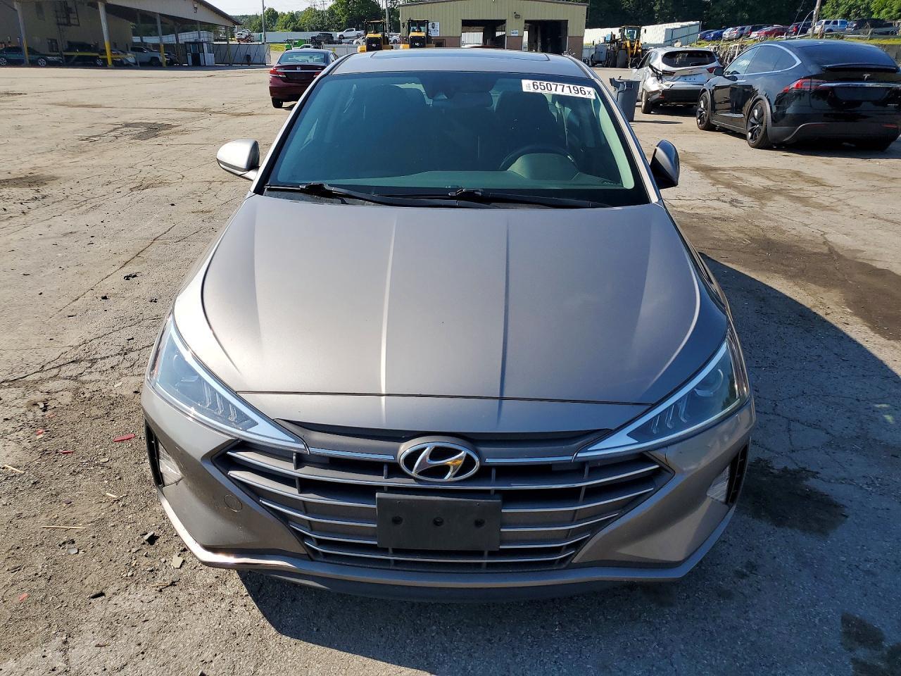 2020 HYUNDAI ELANTRA VALUE EDITION — Фото 5 из 12