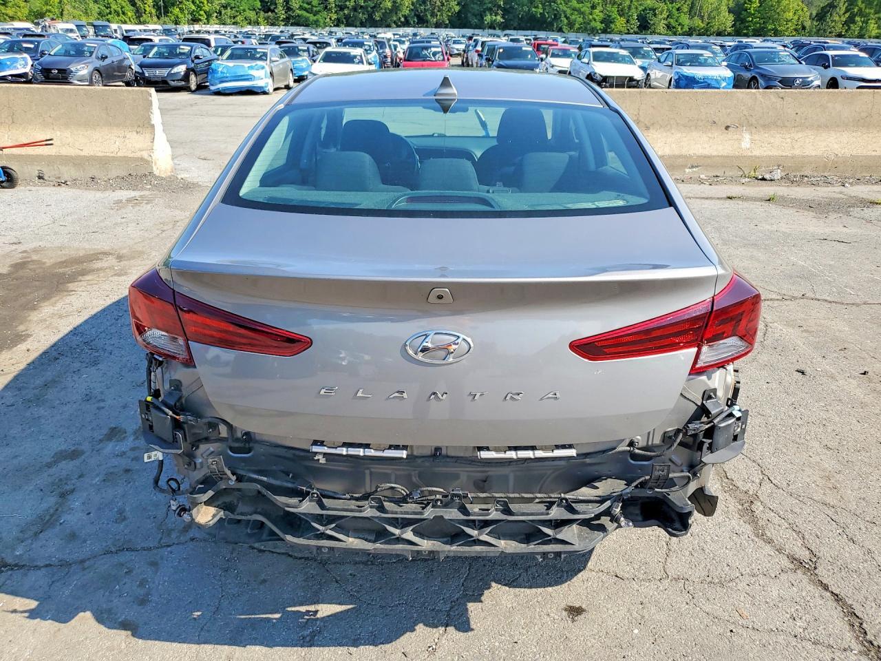 2020 HYUNDAI ELANTRA VALUE EDITION — Фото 6 из 12