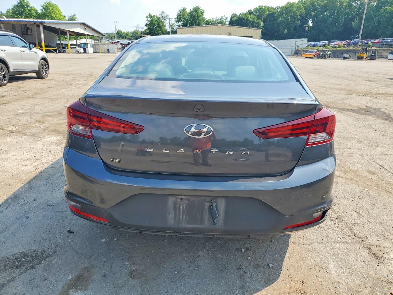 2020 HYUNDAI ELANTRA SE — Фото 6 из 13