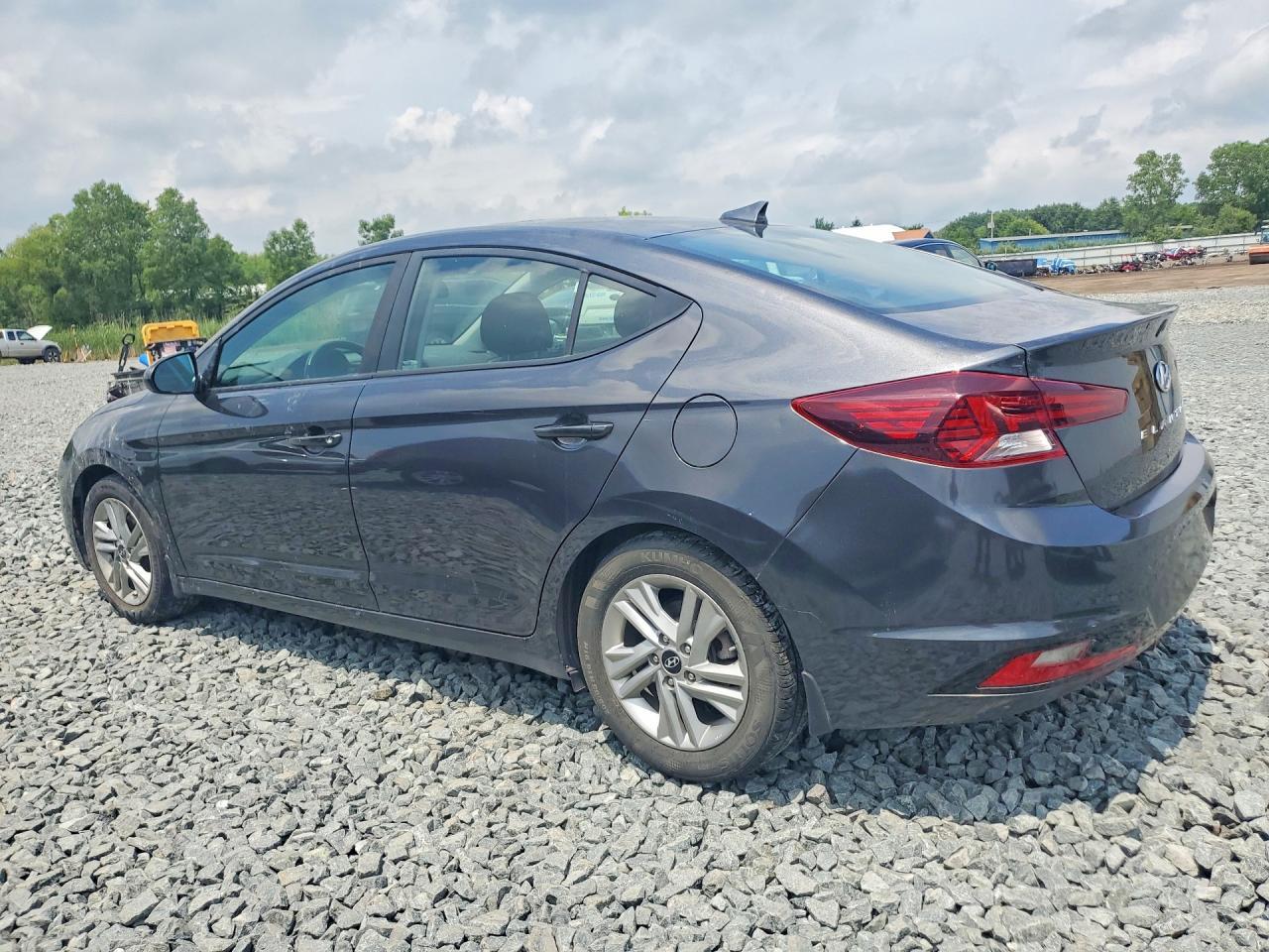 2020 HYUNDAI ELANTRA VALUE EDITION — Фото 2 из 12