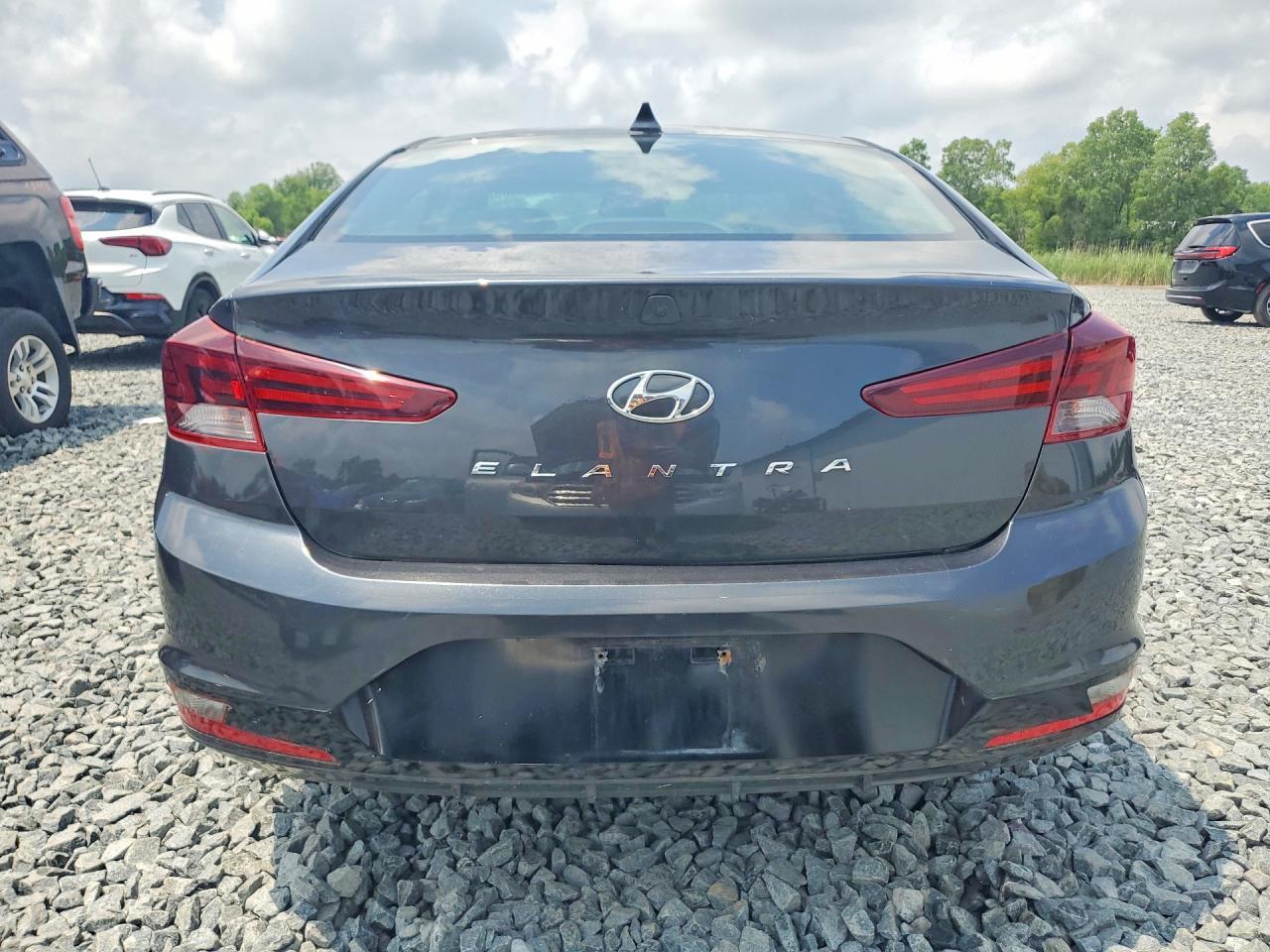2020 HYUNDAI ELANTRA VALUE EDITION — Фото 6 из 12