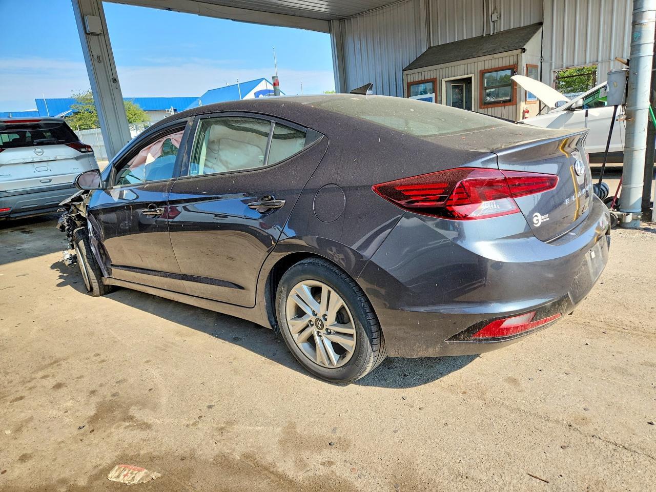 2020 HYUNDAI ELANTRA SEL — Фото 2 из 12