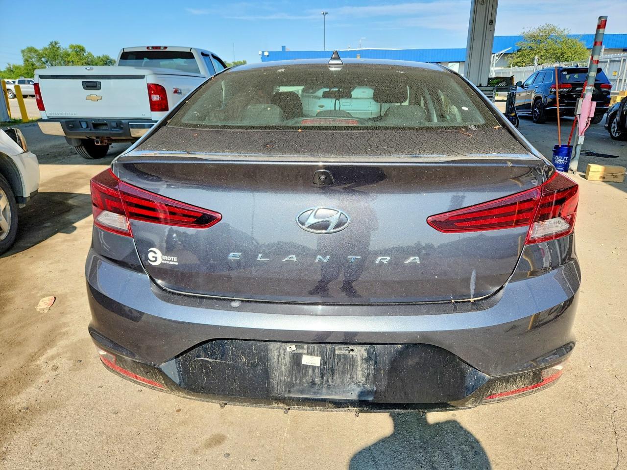 2020 HYUNDAI ELANTRA SEL — Фото 6 из 12