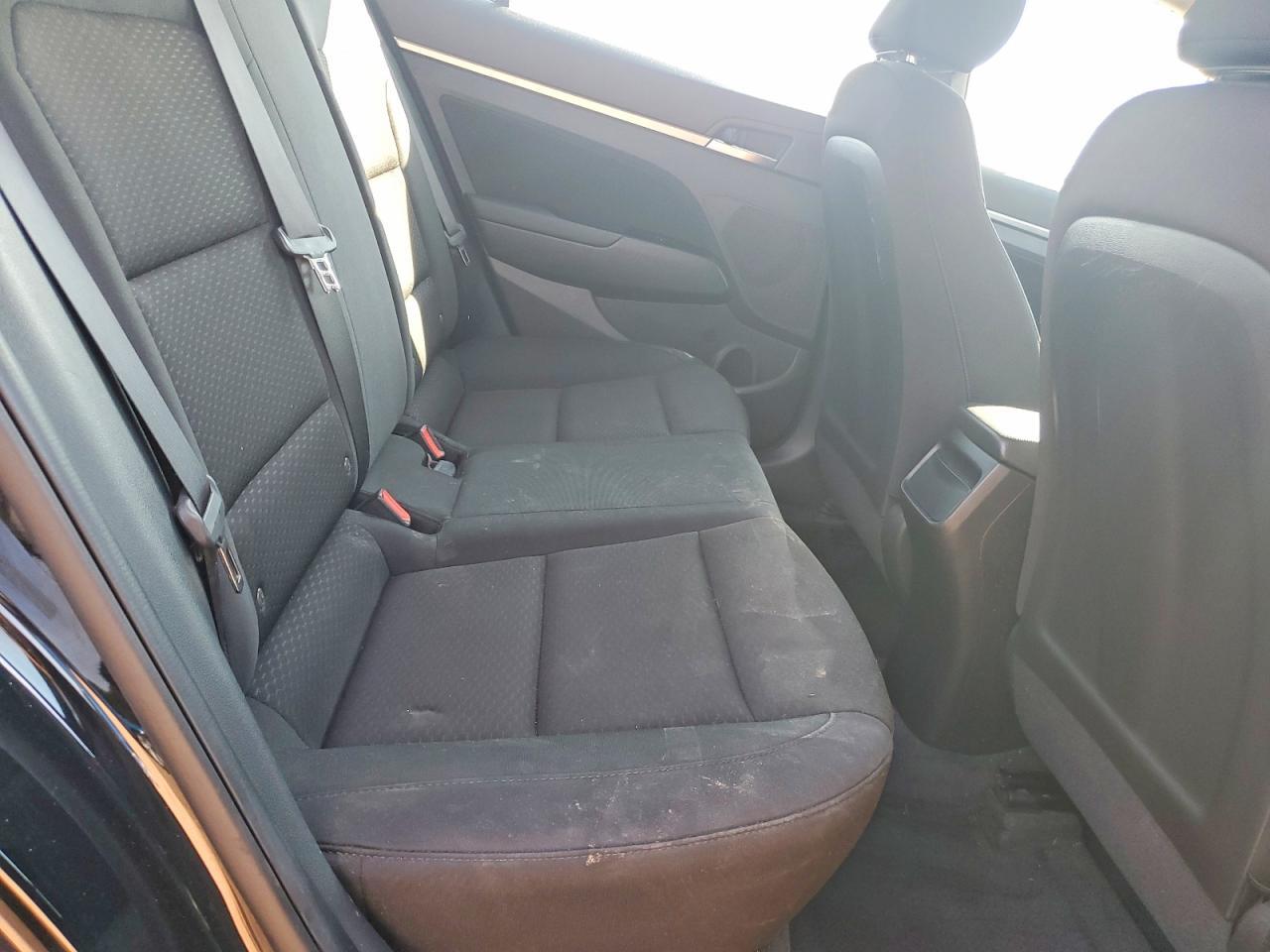 2020 HYUNDAI ELANTRA VALUE EDITION — Фото 10 из 13