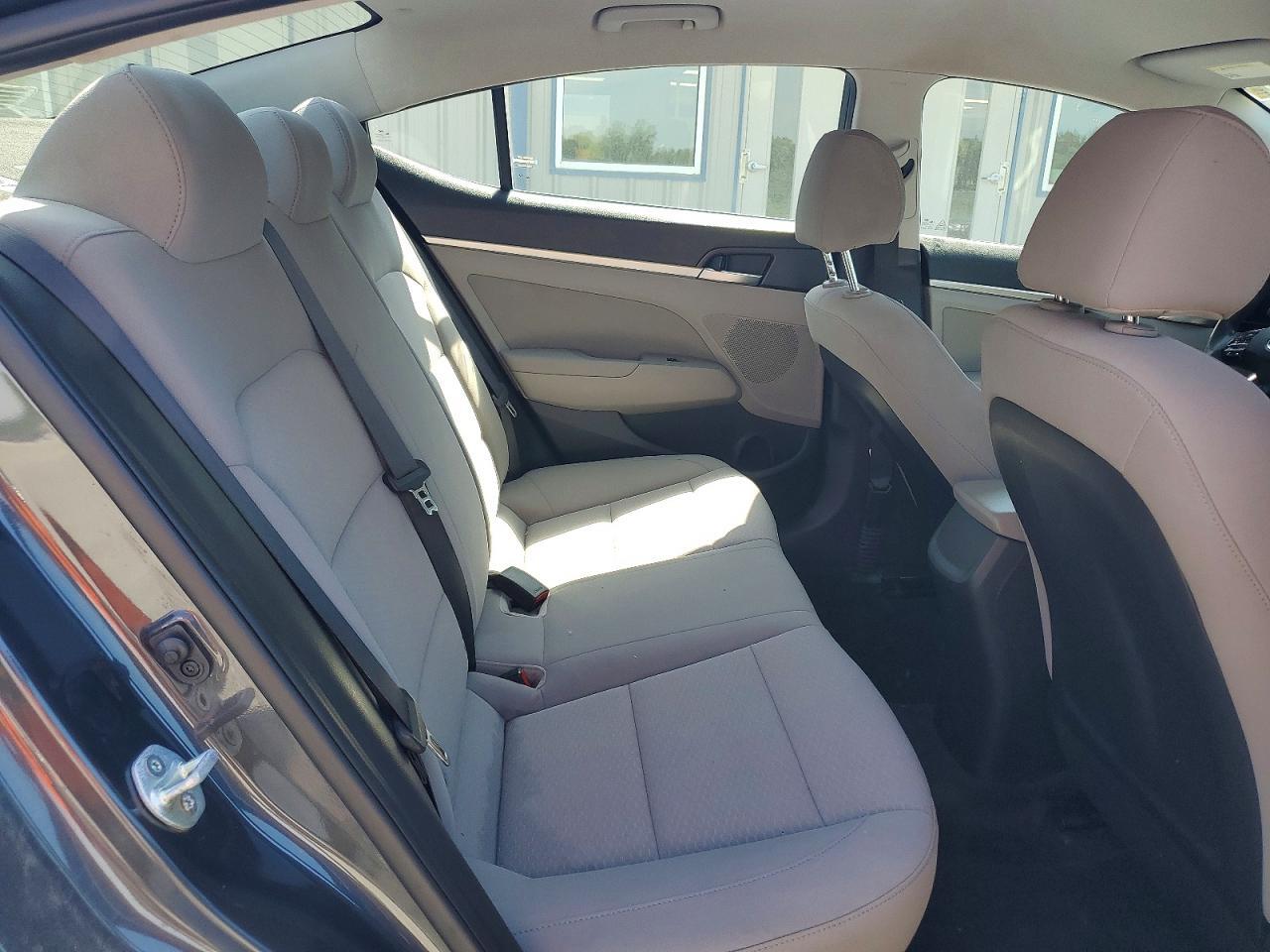 2020 HYUNDAI ELANTRA SEL — Фото 10 из 12
