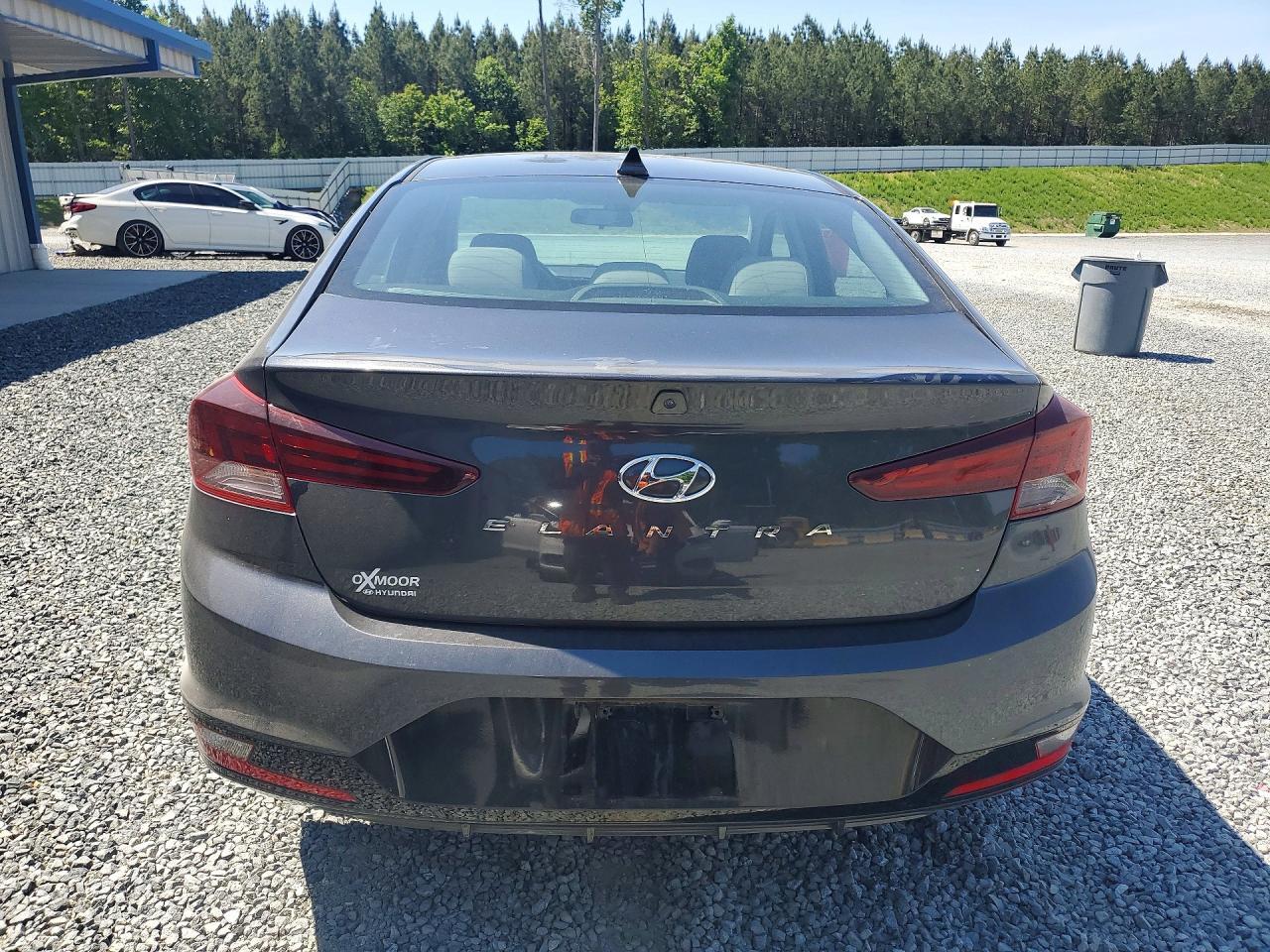 2020 HYUNDAI ELANTRA SEL — Фото 6 из 12