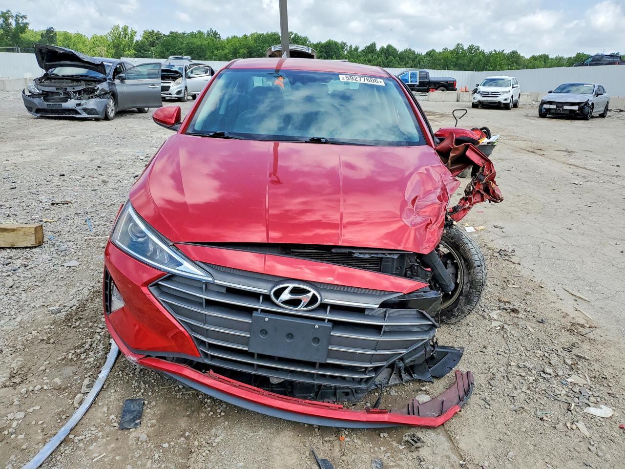 2020 HYUNDAI ELANTRA SEL — Фото 5 из 12