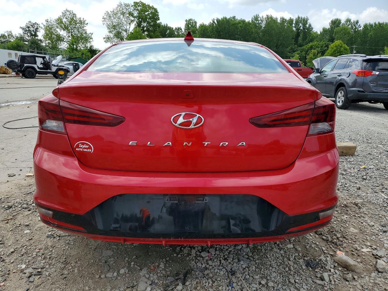 2020 HYUNDAI ELANTRA SEL — Фото 6 из 12