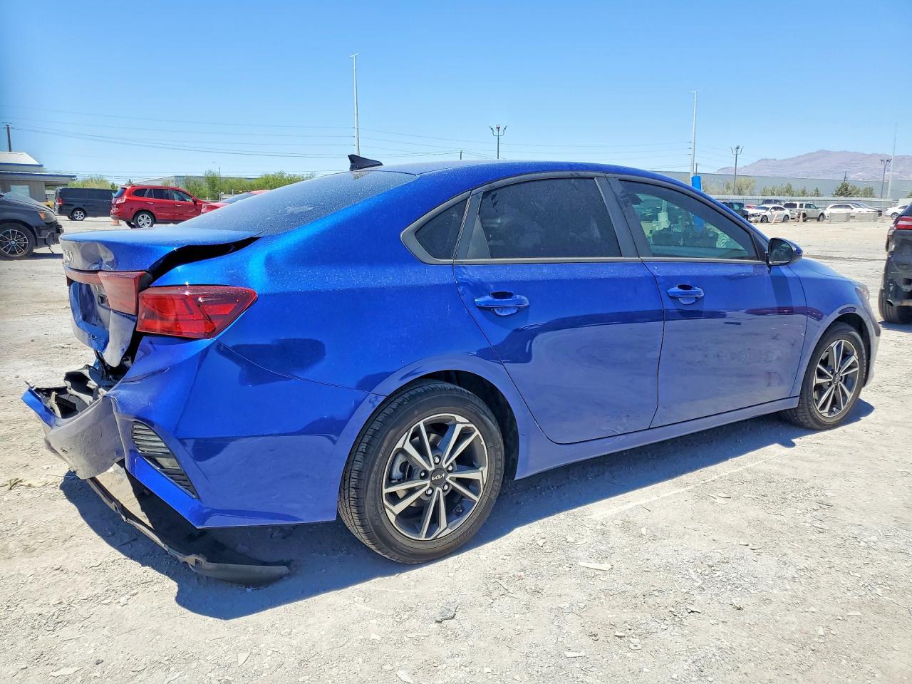 2024 KIA FORTE LXS — Фото 3 из 12