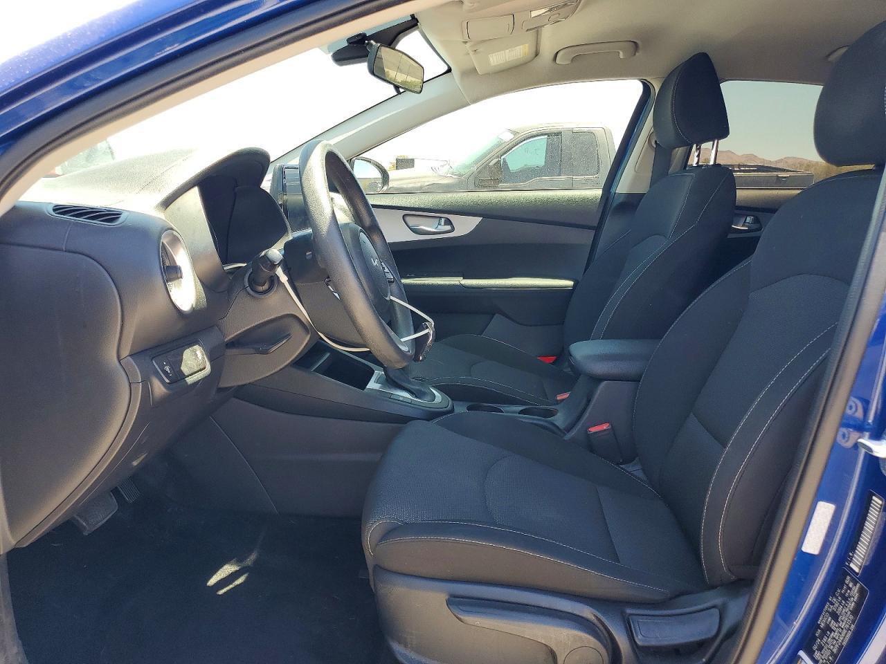 2024 KIA FORTE LXS — Фото 7 из 12