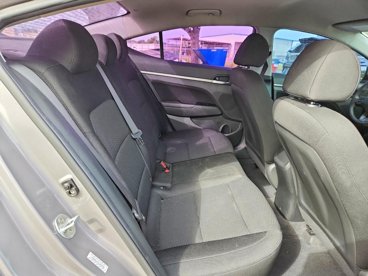 2020 HYUNDAI ELANTRA SEL — Фото 10 из 12