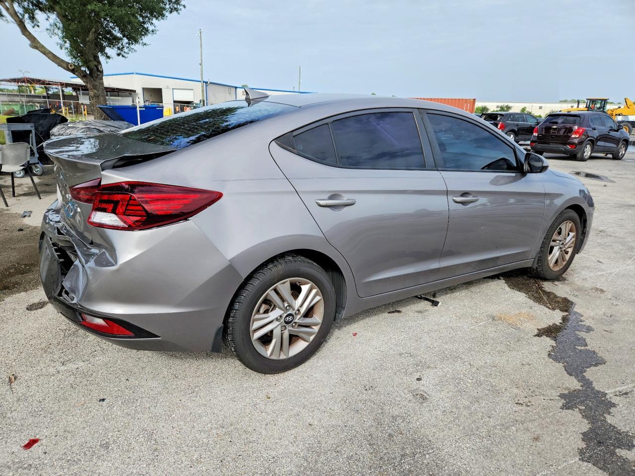 2020 HYUNDAI ELANTRA SEL — Фото 3 из 12