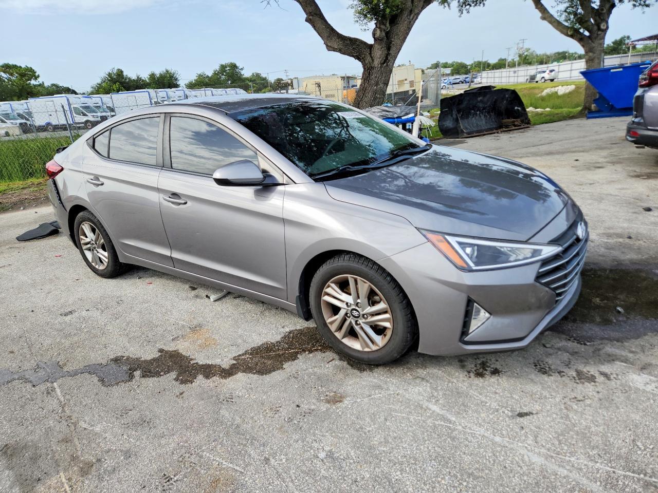 2020 HYUNDAI ELANTRA SEL — Фото 4 из 12