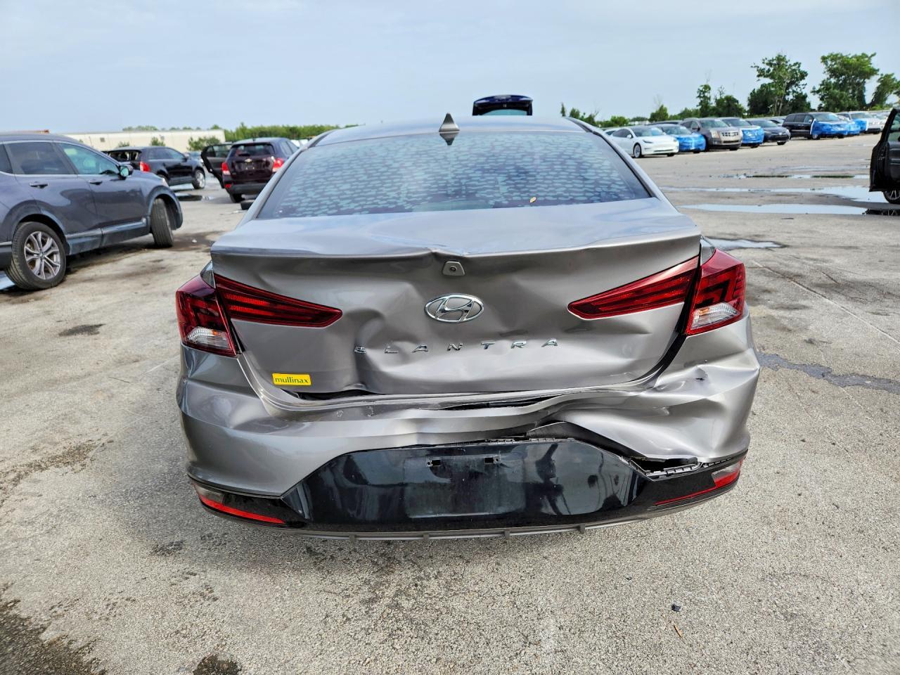 2020 HYUNDAI ELANTRA SEL — Фото 6 из 12
