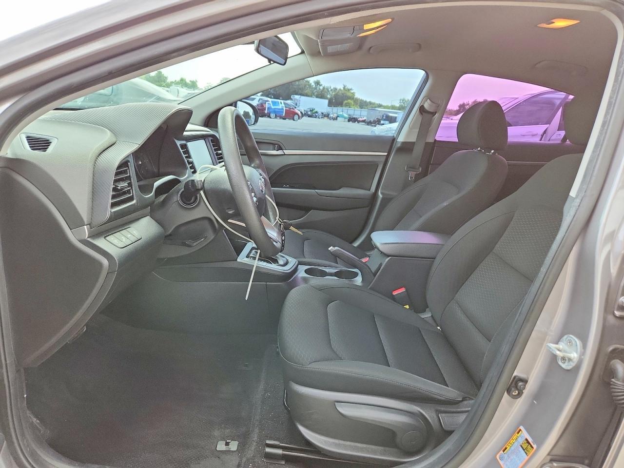 2020 HYUNDAI ELANTRA SEL — Фото 7 из 12