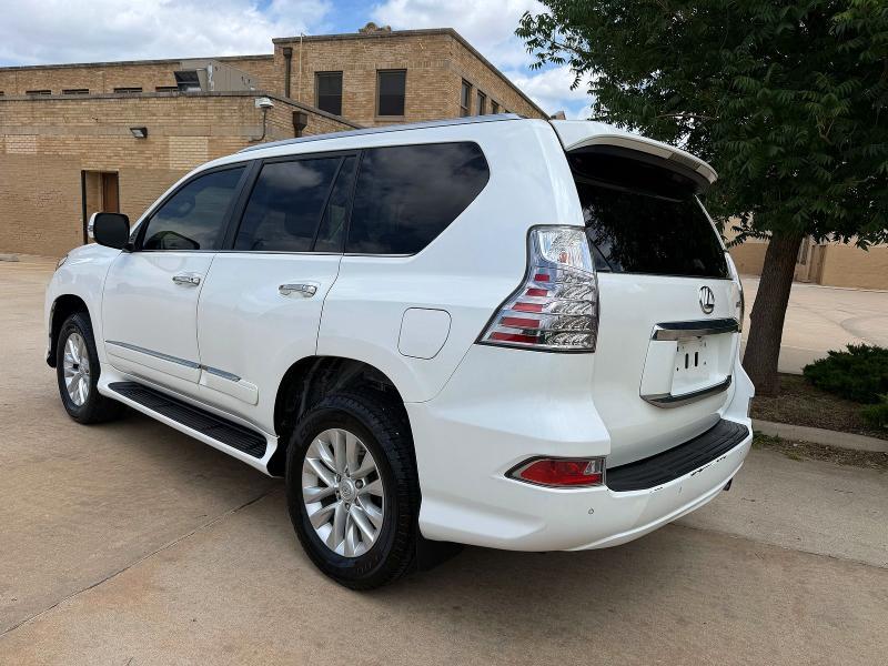 2016 LEXUS GX 460 — Фото 3 из 10