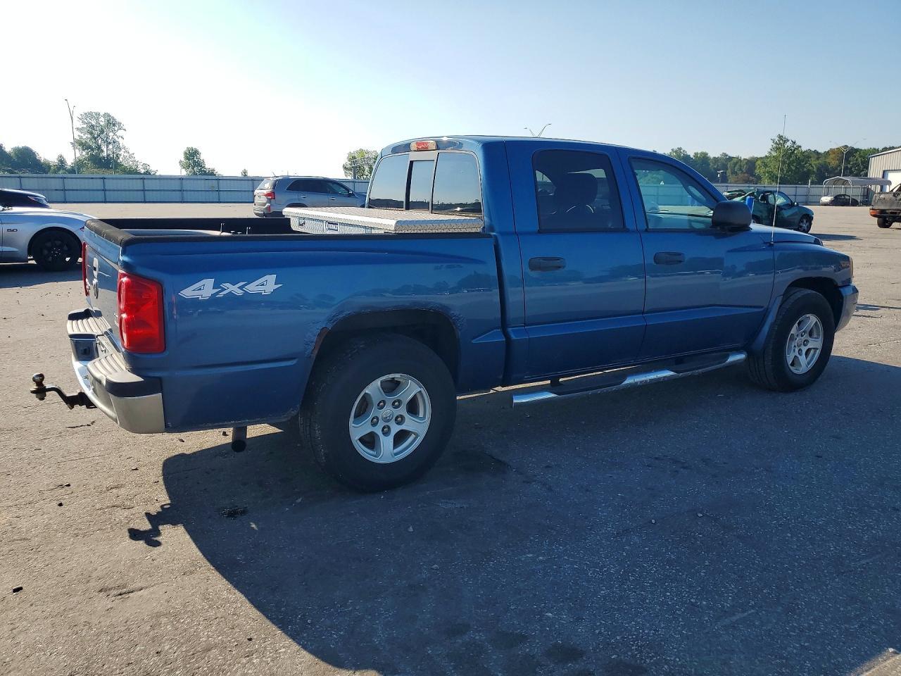 2006 DODGE DAKOTA QUAD SLT — Фото 3 из 12