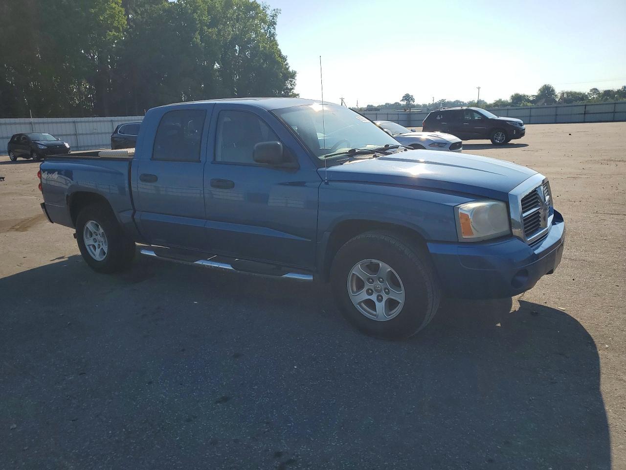2006 DODGE DAKOTA QUAD SLT — Фото 4 из 12