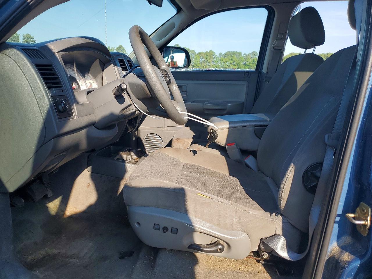 2006 DODGE DAKOTA QUAD SLT — Фото 7 из 12
