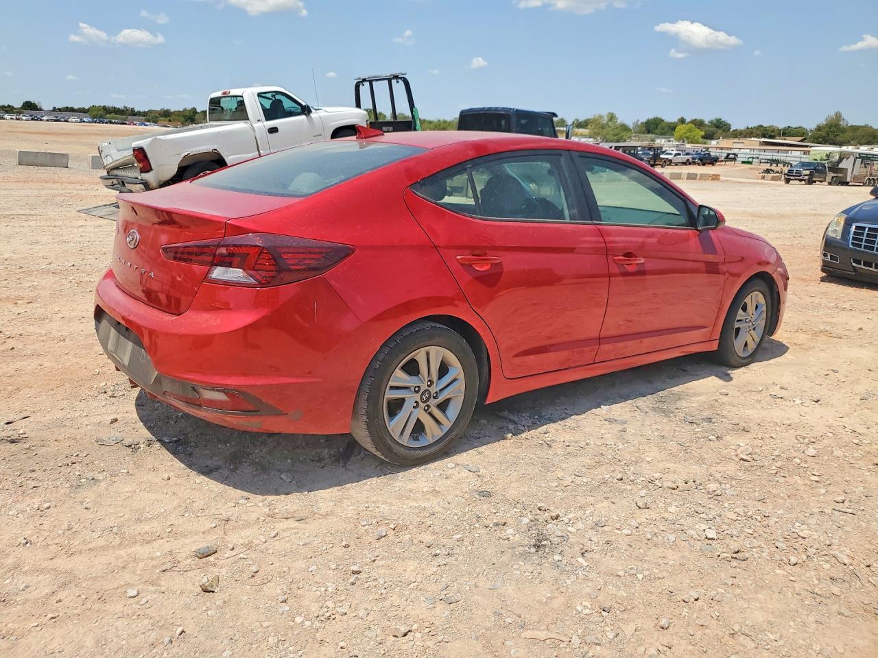 2020 HYUNDAI ELANTRA SEL — Фото 3 из 12
