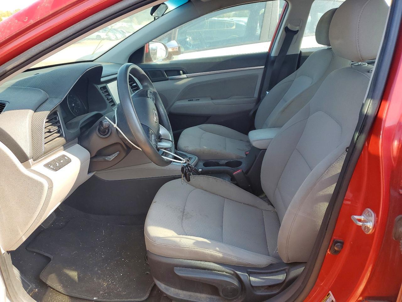 2020 HYUNDAI ELANTRA SEL — Фото 7 из 12