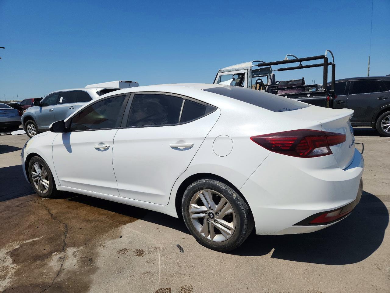 2020 HYUNDAI ELANTRA SEL — Фото 2 из 12