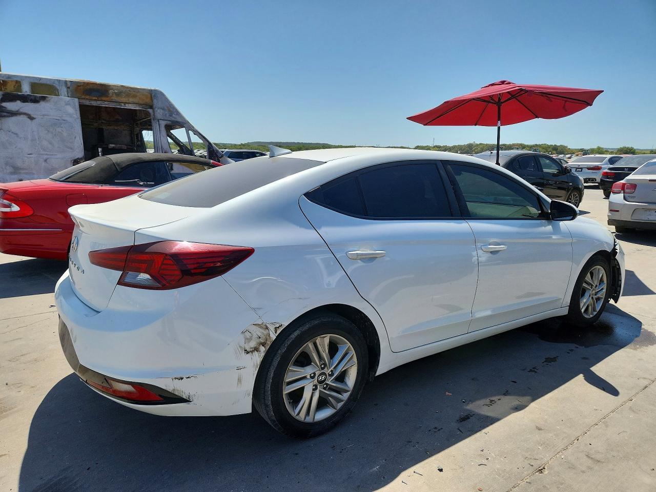2020 HYUNDAI ELANTRA SEL — Фото 3 из 12