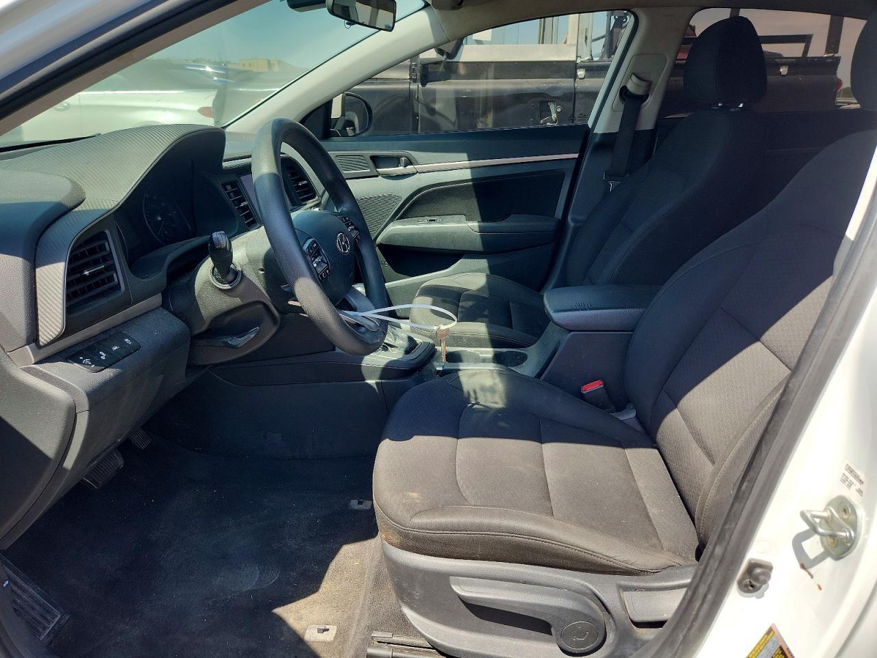 2020 HYUNDAI ELANTRA SEL — Фото 7 из 12