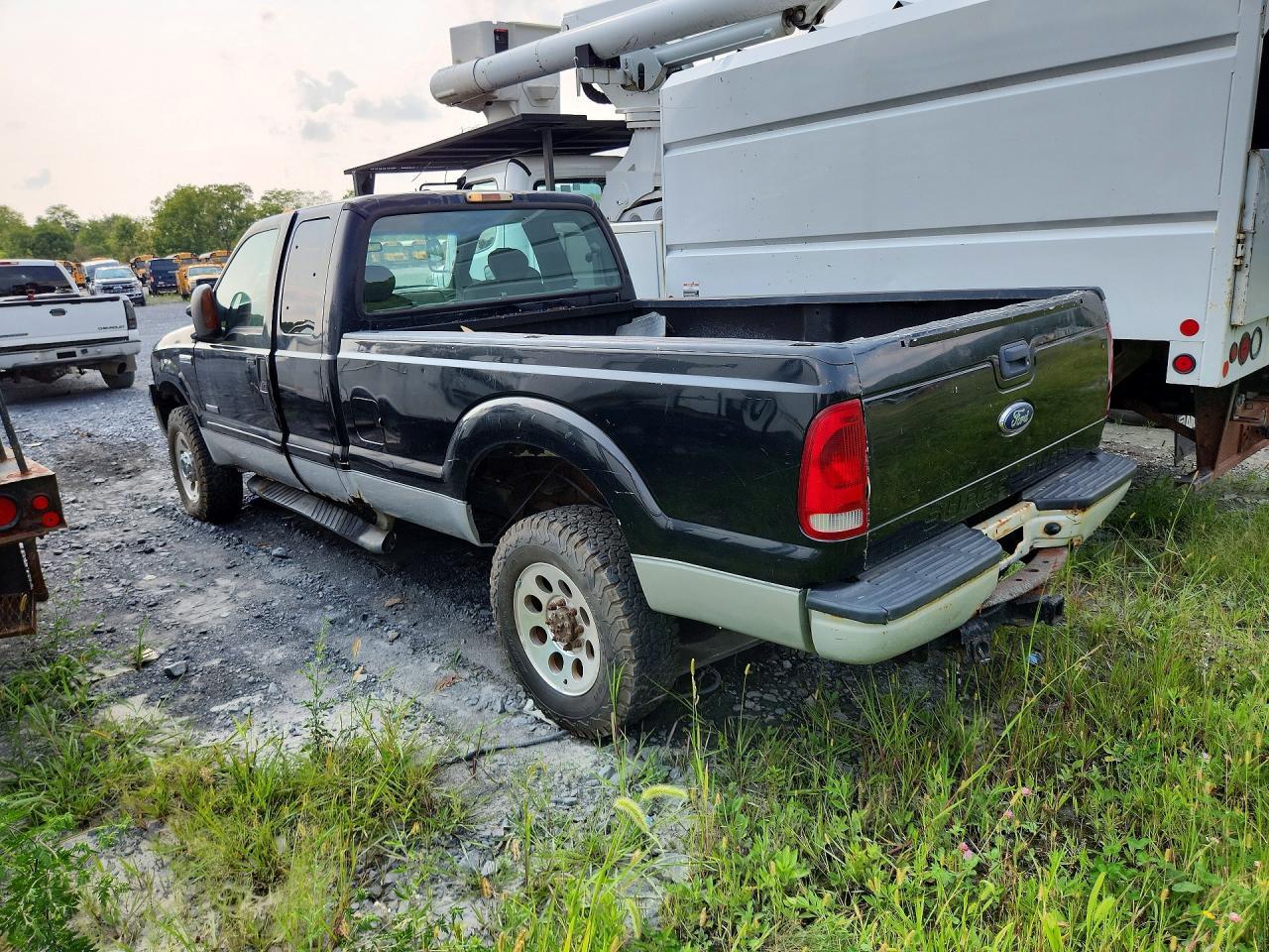 2006 FORD F350 SRW SUPER DUTY — Фото 2 из 13