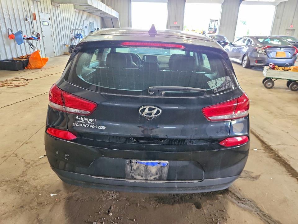 2020 HYUNDAI ELANTRA GT BASE — Фото 6 из 12