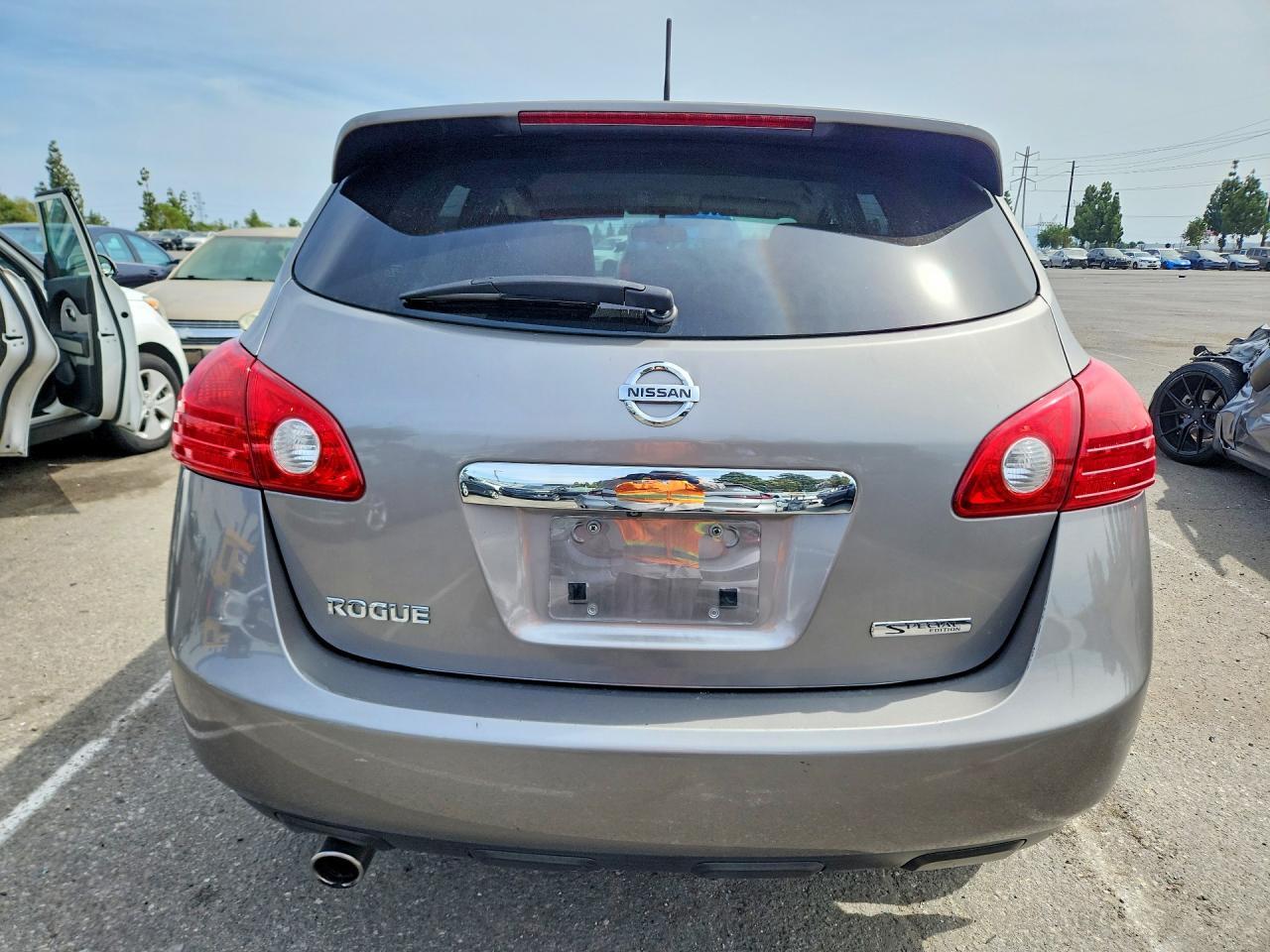 2012 NISSAN ROGUE S — Фото 6 из 12