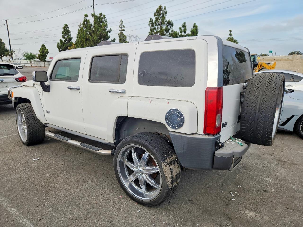 2009 HUMMER H3 — Фото 2 из 12