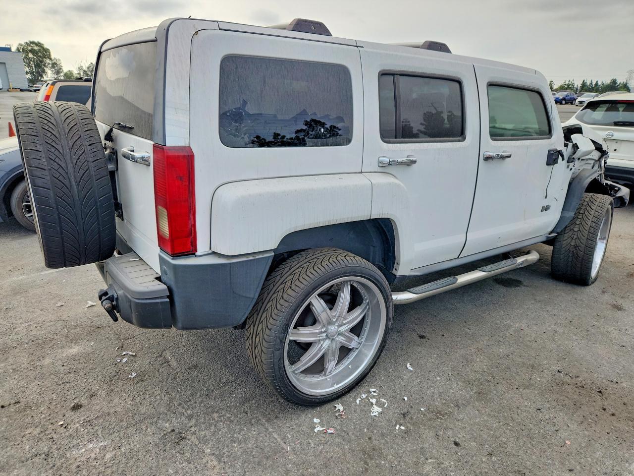 2009 HUMMER H3 — Фото 3 из 12