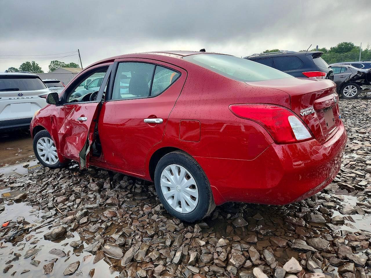2012 NISSAN VERSA 1.6 S — Фото 2 из 13