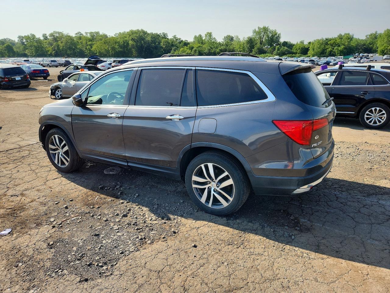 2016 HONDA PILOT TOURING — Фото 2 из 14