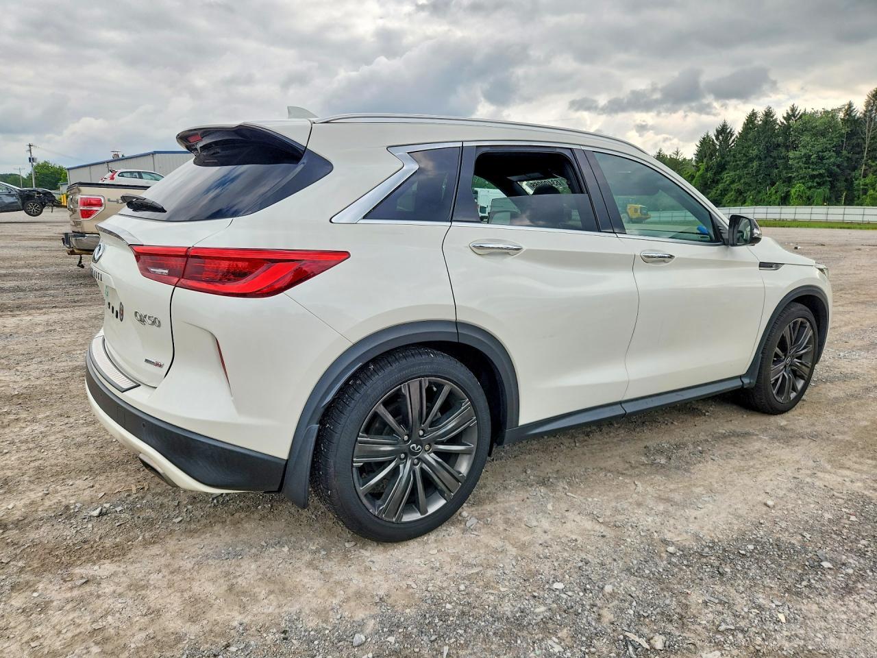 2020 INFINITI QX50 ESSENTIAL — Фото 3 из 13