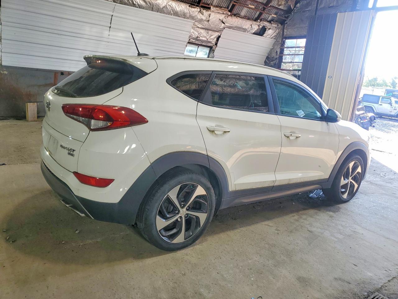 2016 HYUNDAI TUCSON SPORT — Фото 3 из 13