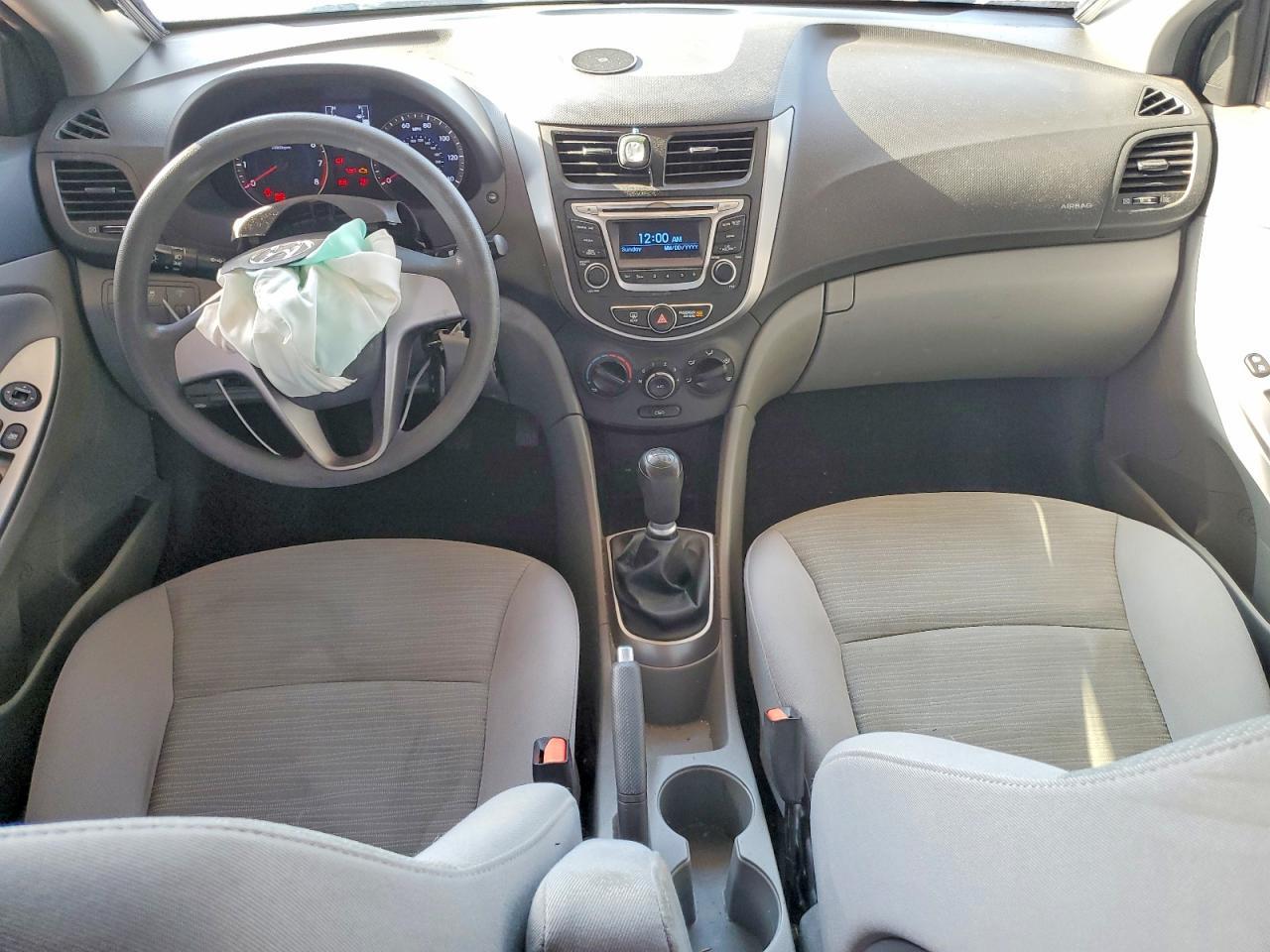 2016 HYUNDAI ACCENT SE — Фото 8 из 13