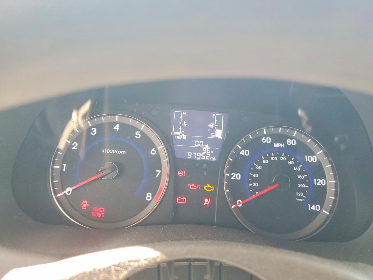 2016 HYUNDAI ACCENT SE — Фото 9 из 13