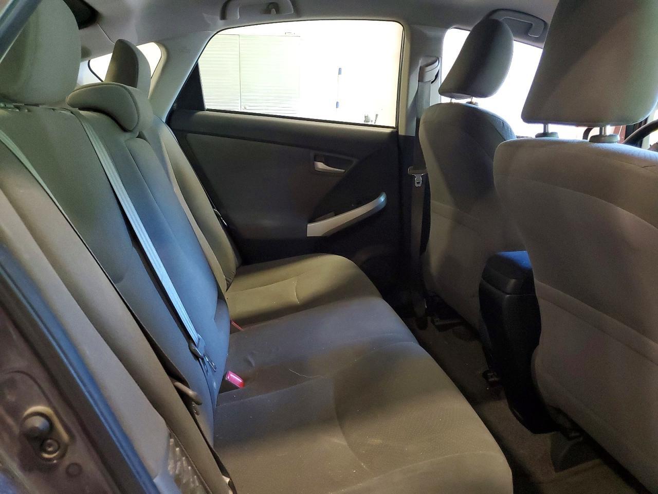 2012 TOYOTA PRIUS — Фото 10 из 12