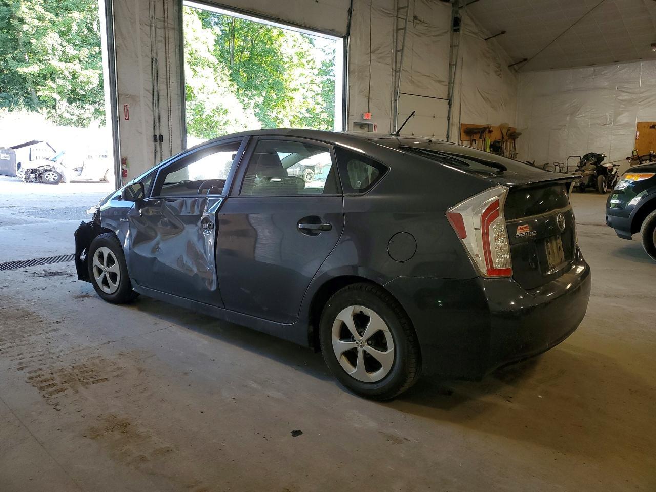 2012 TOYOTA PRIUS — Фото 2 из 12