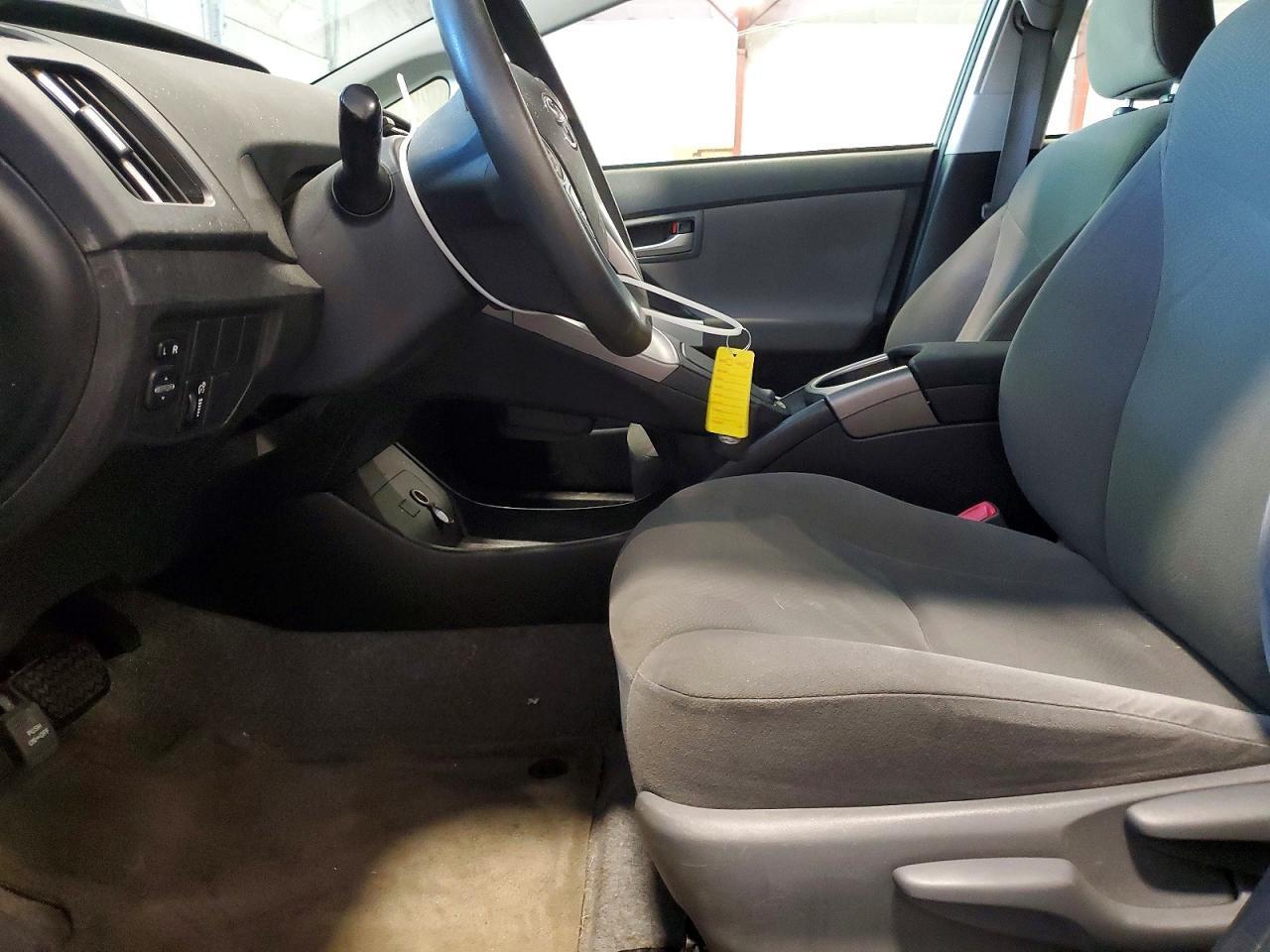 2012 TOYOTA PRIUS — Фото 7 из 12