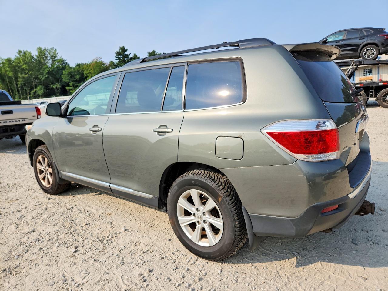 2012 TOYOTA HIGHLANDER BASE — Фото 2 из 13