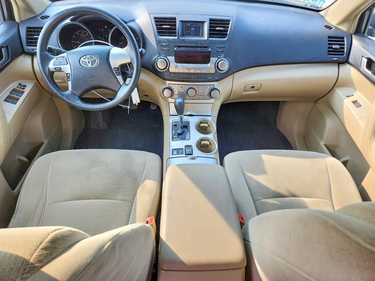 2012 TOYOTA HIGHLANDER BASE — Фото 8 из 13