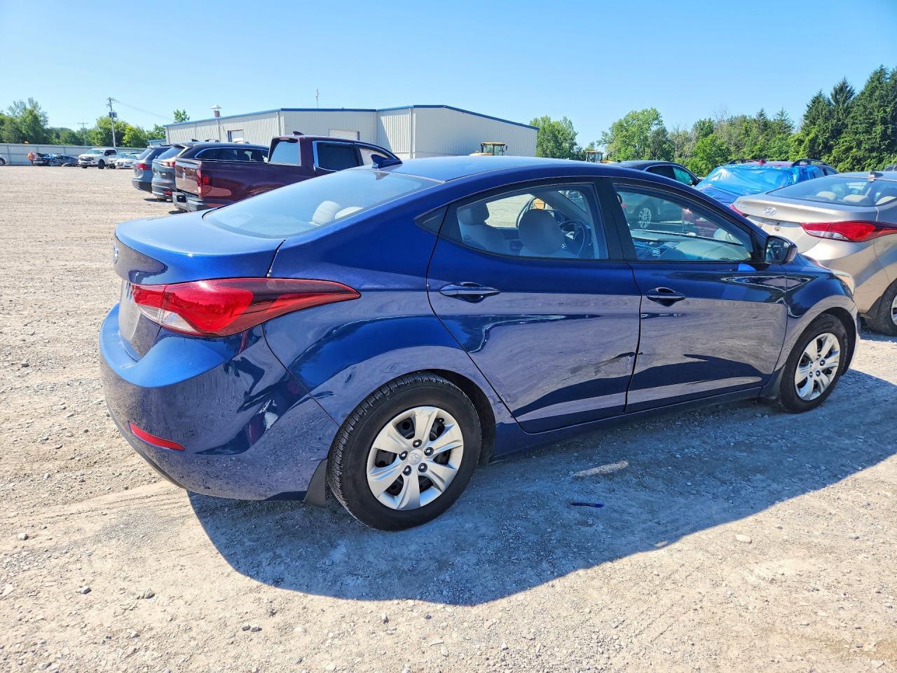 2016 HYUNDAI ELANTRA SE — Фото 3 из 12