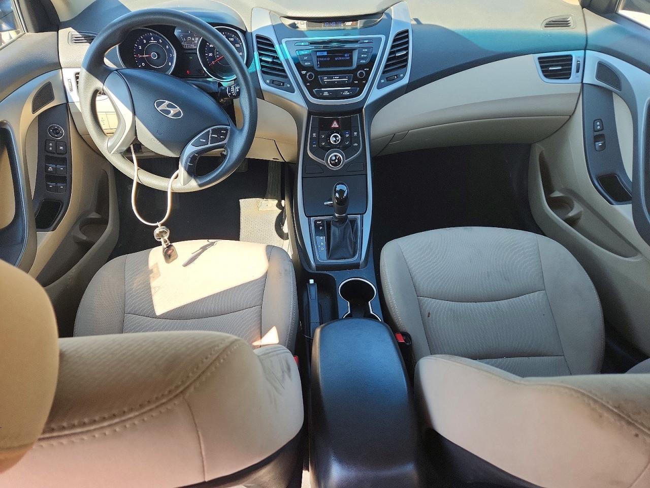 2016 HYUNDAI ELANTRA SE — Фото 8 из 12