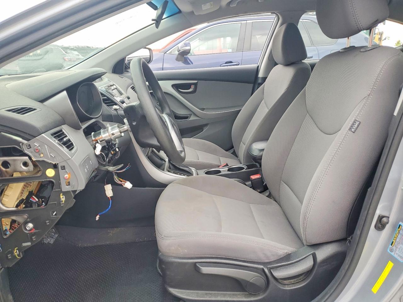 2016 HYUNDAI ELANTRA SE — Фото 7 из 13
