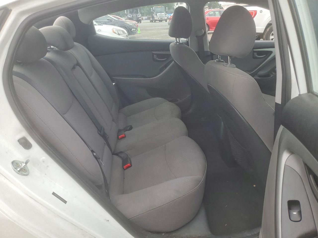 2016 HYUNDAI ELANTRA SE — Фото 10 из 12