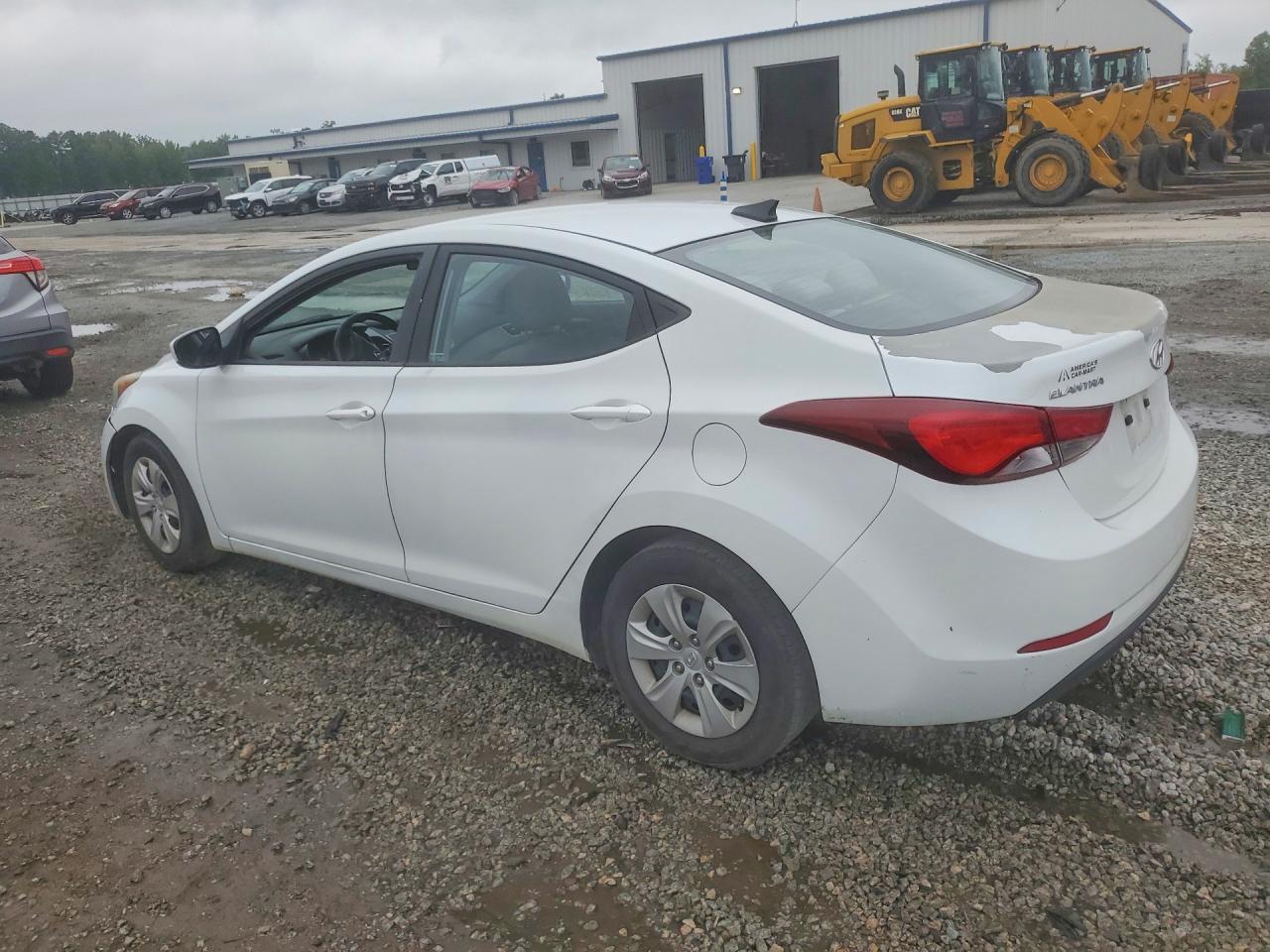 2016 HYUNDAI ELANTRA SE — Фото 2 из 12