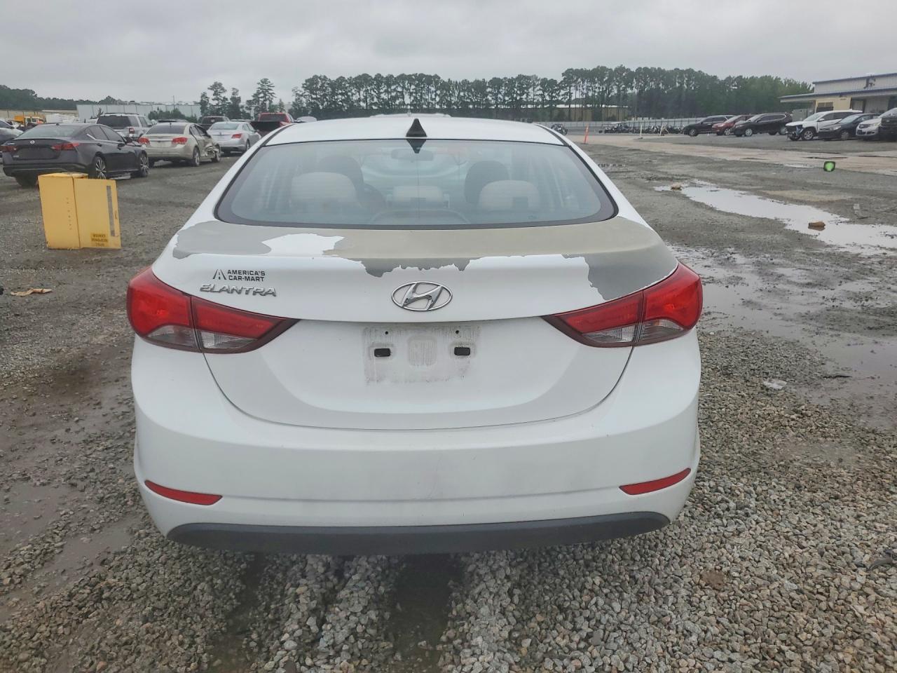 2016 HYUNDAI ELANTRA SE — Фото 6 из 12